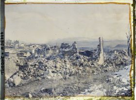 Image représentant Turquie, Biledjik, Ruines vers le Konak