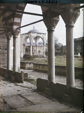 Image représentant Selimiye Camii (Grande Mosquée) : cour est