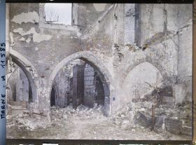 Image représentant L'ancien couvent des Pères Cordeliers, rue des Trois Raisinets