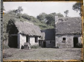 Image représentant Une ferme de Tréguier aux toits de chaume