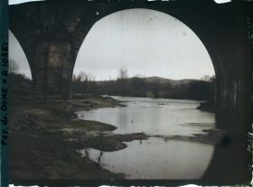Image représentant France, Près de Perthus, Bords de l'Allier près de Perthus