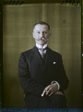Image représentant https://musee-albert-kahn.s-museum.fr/home/NWQ2OTAwYzNmYjZlZTk1ZWQwODJmMjY4L2dlbmVyaWMtbm90aWNlLXRhYi9hdXRob3JpdHkvNjE3YTc5ZjVjZjhiODk2OGIzMzM3ZDIx/5d6900c3fb6ee95ed082f268/generic-notice-tab/authority/617a79ebcf8b8968b3337421 Le Général André Morier