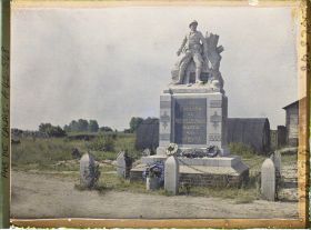Image représentant France, Neuville-St Vaast, Monumt aux Morts