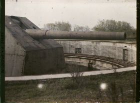 Image représentant Belgique, Ostende, Batterie Deutschland, Avant de la pièce blindée