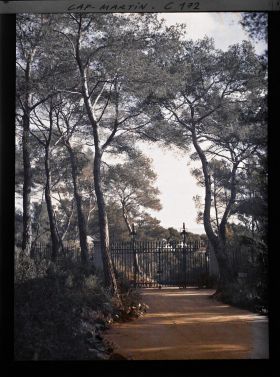 Image représentant Grille de la villa Kahn, appelée plus tard villa Zamir