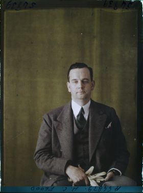 Image représentant Monsieur  https://musee-albert-kahn.s-museum.fr/home/NWQ2OTAwYzNmYjZlZTk1ZWQwODJmMjY4L2dlbmVyaWMtbm90aWNlLXRhYi9hdXRob3JpdHkvNjE3YTc5ZjVjZjhiODk2OGIzMzM3ZDIx/5d6900c3fb6ee95ed082f268/generic-notice-tab/authority/617a79ebcf8b8968b3336d41 H.C. Flood