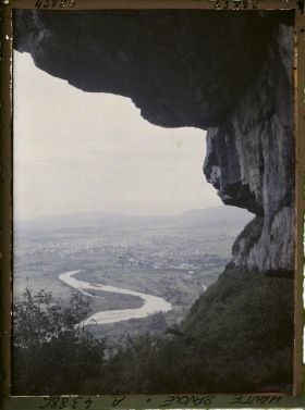 Image représentant France, Monnetier (Hte Savoie), Extrémité Sud de la Vallée de l'Arve, Annemasse et, au fond les Voirons vus sa petite salève