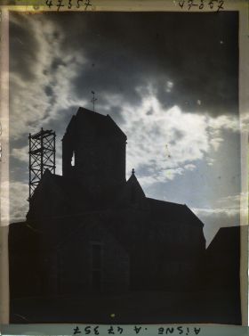 Image représentant France, Bourg et Comin, Effet de nuages s/ l'Eglise