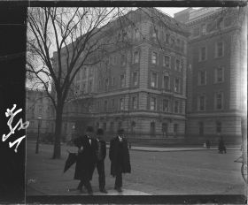 Image représentant Un immeuble dans l'Upper East Side, probablement sur la 5eme Avenue au niveau de Museum Mile