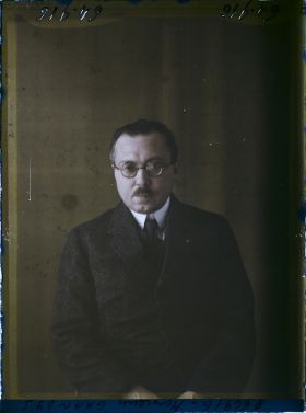 Image représentant https://musee-albert-kahn.s-museum.fr/home/NWQ2OTAwYzNmYjZlZTk1ZWQwODJmMjY4L2dlbmVyaWMtbm90aWNlLXRhYi9hdXRob3JpdHkvNjE3YTc5ZjVjZjhiODk2OGIzMzM3ZDIx/5d6900c3fb6ee95ed082f268/generic-notice-tab/authority/617a79ebcf8b8968b3336ddb Monsieur Grandys