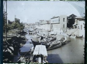 Image représentant Sur le canal dans l'ancien quartier portuaire d'Ashar