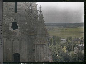 Image représentant Trou de marmite dans la tour sud de l'ancienne abbaye Saint-Jean-des-Vignes