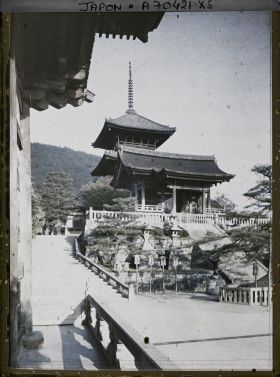 Image représentant Temple Kiyomizu-dera : la Saimon et la Pagode à trois étages (sanjuu-no-tô)
