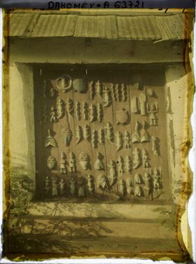 Image représentant La porte du palais du roi Tôli