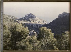 Image représentant La ville avec le viaduc au premier plan