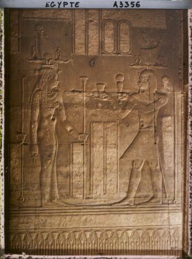 Image représentant Bas-relief visible à l'intérieur du temple