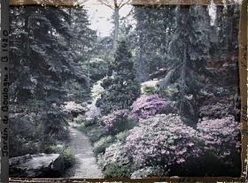 Image représentant Chemin du " village japonais " proche de la porte ouvrant sur le " sanctuaire japonais "