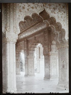 Image représentant Intérieur de la salle des audiences privées (Diwan-i-Khas) dans le fort Rouge (Lal Qila)