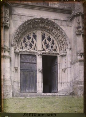 Image représentant Le portail de l'église