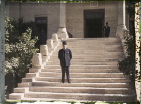 Image représentant Son Excellence Nosrolmolk Hedayat (?), gouverneur de Chiraz (?)