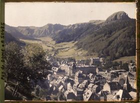 Image représentant France, Mont-Dore, Le Mont Dore et le fond de la Vallée