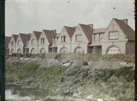 Image représentant Belgique, Ypres, Petites maisons dans le quartier de la route de Dixmude