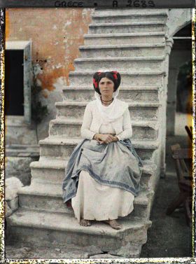 Image représentant Femme en costume traditionnel