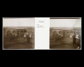 Image représentant Un bureau de poste à l'ouest de Zhengyangmen ("porte Face au Midi"), ou Qianmen ("porte Antérieure")