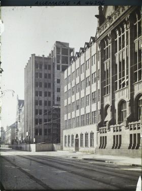 Image représentant Allemagne, Düsseldorf, Breitstrasse et Building en Construction