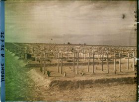 Image représentant France, Souain, Le Cimetière vu du Sud au Nord (22000 Français, 13000 Allemands)
