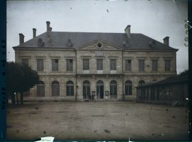 Image représentant France, Etain , Hôtel de ville autre aspect