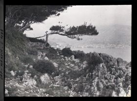 Image représentant Vue s/ Menton, prise de la rte du Cap