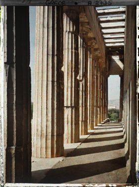 Image représentant Le Temple d'Hephaistos ("Theseion"), l'enfilade des colonnes de la face sud