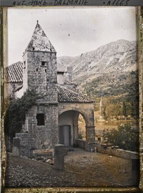 Image représentant Tour quadrangulaire et église des Franciscains