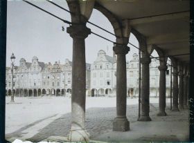 Image représentant France, Arras, Gde Place prise du Coin de la Rue de la Taillanderie