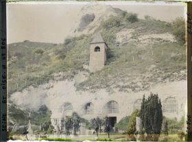Image représentant Ile de France, Hte Isle, La vieille Eglise creusée dans le rocher
