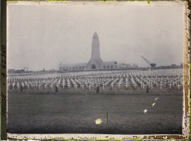 Image représentant Meuse, Douaumont, Le Cimetière et l'Ossuaire