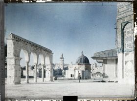Image représentant Dôme de l'Ascension (Qubbat al Miraj) vue depuis le sud de l'esplanade Sacrée (Haram el Sherif)