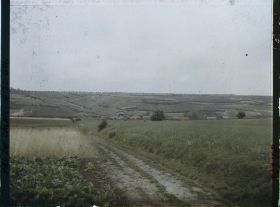 Image représentant France, Ablain St Nazaire, Eperon des arabes et maisons ouest du Village