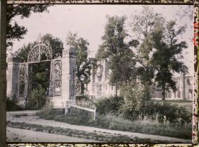 Image représentant France, Longpont, Entrée de l'Abbaye