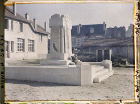 Image représentant France, Crouy, Monumt aux Morts
