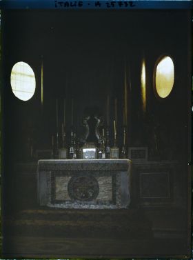 Image représentant Intérieur de la basilique Santa Maria d'Aracoeli (?)