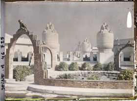 Image représentant L'exposition des arts décoratifs, le jardin de Laprade, esplanade des Invalides