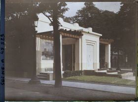 Image représentant L'Exposition des arts décoratifs, Pavillon du 7ème groupement économique régional de la Chambre de Commerce ou Pavillon de la ville de Limoges