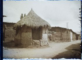 Image représentant La case du couronnement du roi Toli ?