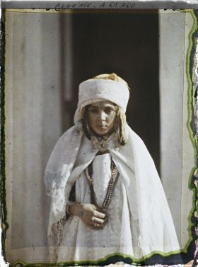 Image représentant Une jeune femme de la tribu des Larbaa