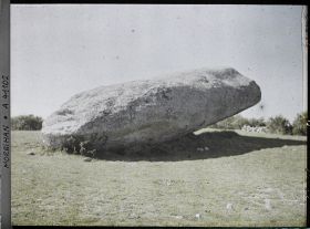 Image représentant Le plus gros des quatre morceaux du Grand Menhir brisé