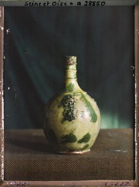 Image représentant Bouteille en grès vernissé des collections du musée de Sèvres