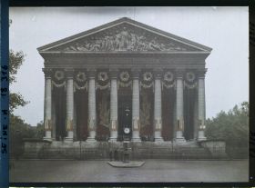 Image représentant La Madeleine au lendemain des fêtes de la Victoire des 13 et 14 juillet 1919