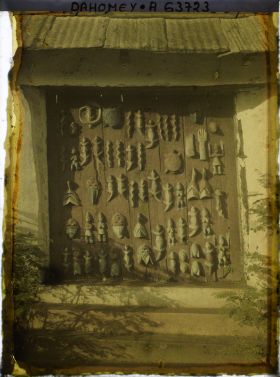 Image représentant La porte du palais du roi Tôli